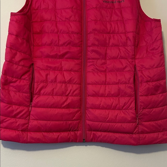 Vineyard Vines- Hot Pink Women's Fitted Quilted Vest with Logo, Size Medium - Picture 2 of 11